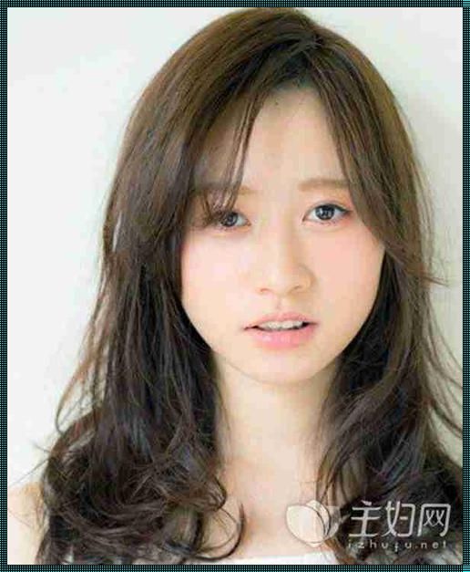 前面剪短后面留长发型女：时尚潮流的新诠释