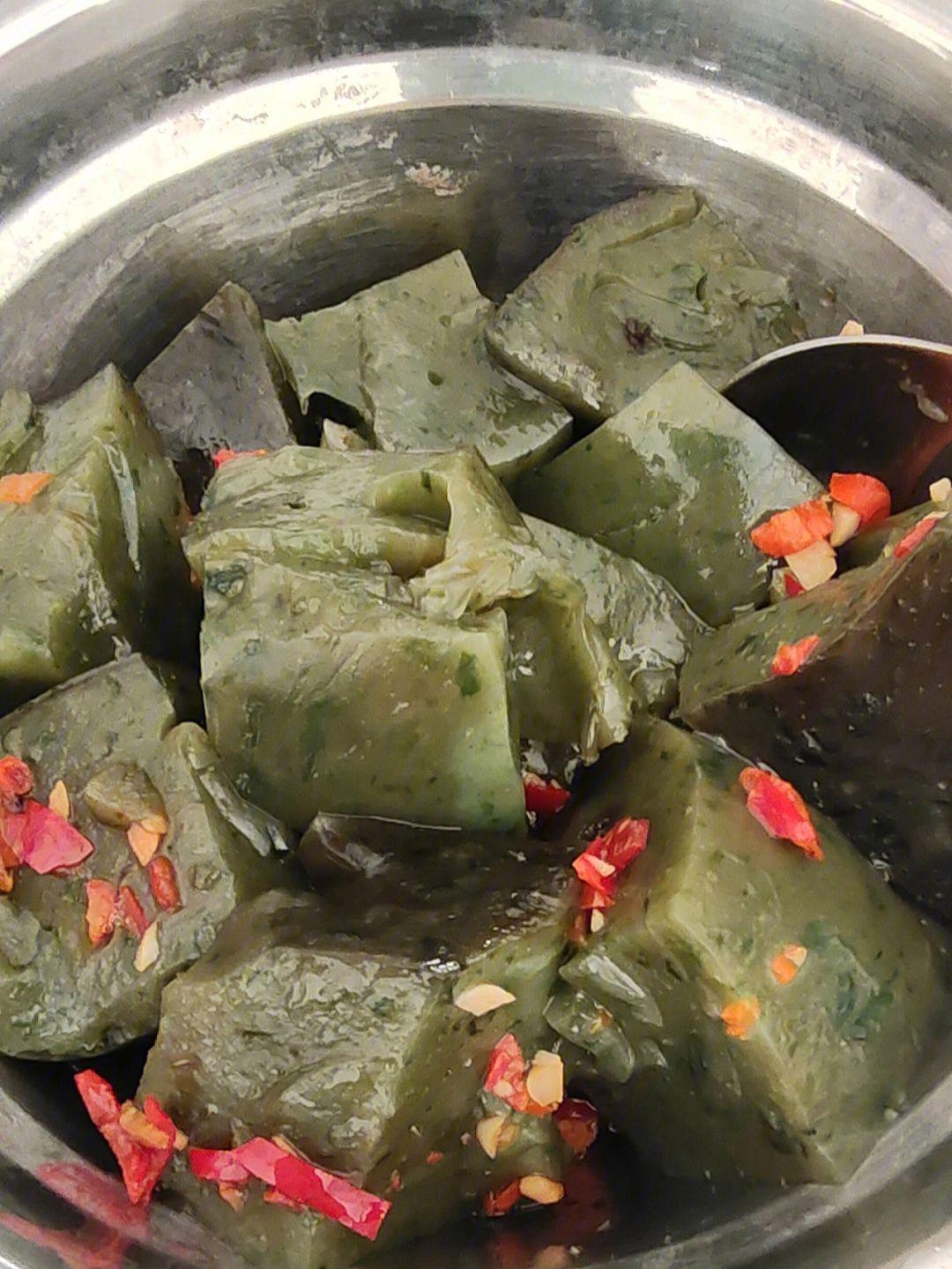 “信宜凉粉草”：食界新宠，吃出千姿百态