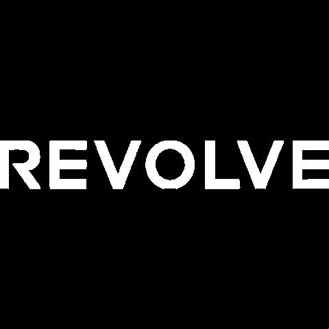 "Revolve美国，幽默的误解之旅"